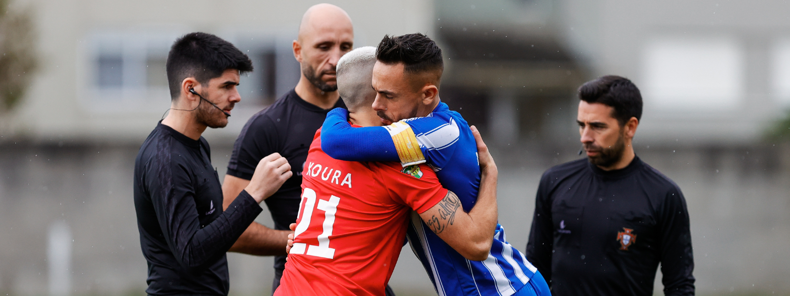 Oliveira do Douro foge ao Coimbrões, Aliados aproveita deslize e lidera